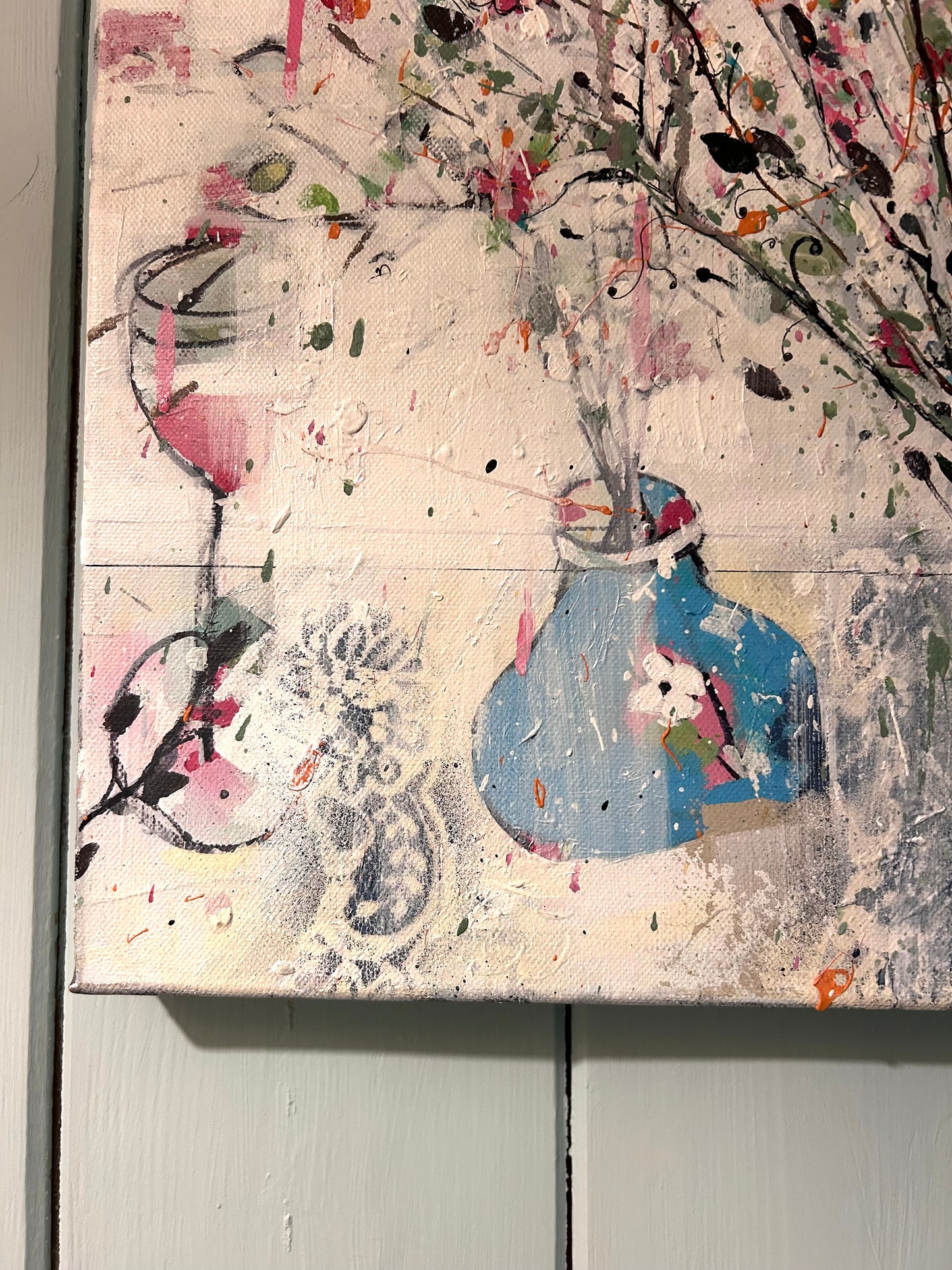 Spring flowers and alfresco Rose